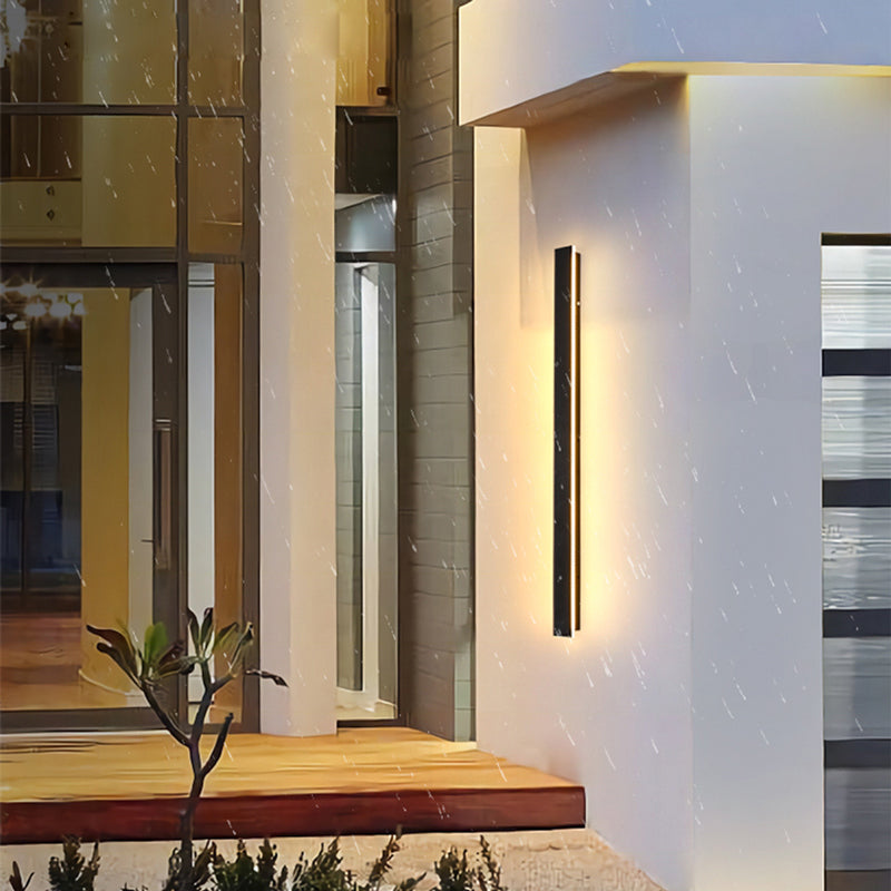 LunaBright – Contemporary LED Wall Light for Outdoors