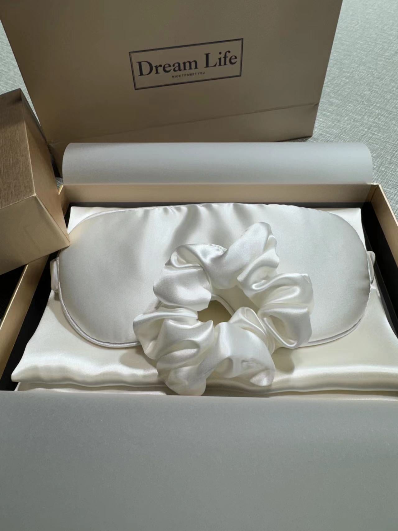 SilkDream - 4-Piece Skin-Friendly Silk Sleep Set (Hidden Zipper Pillowcase)