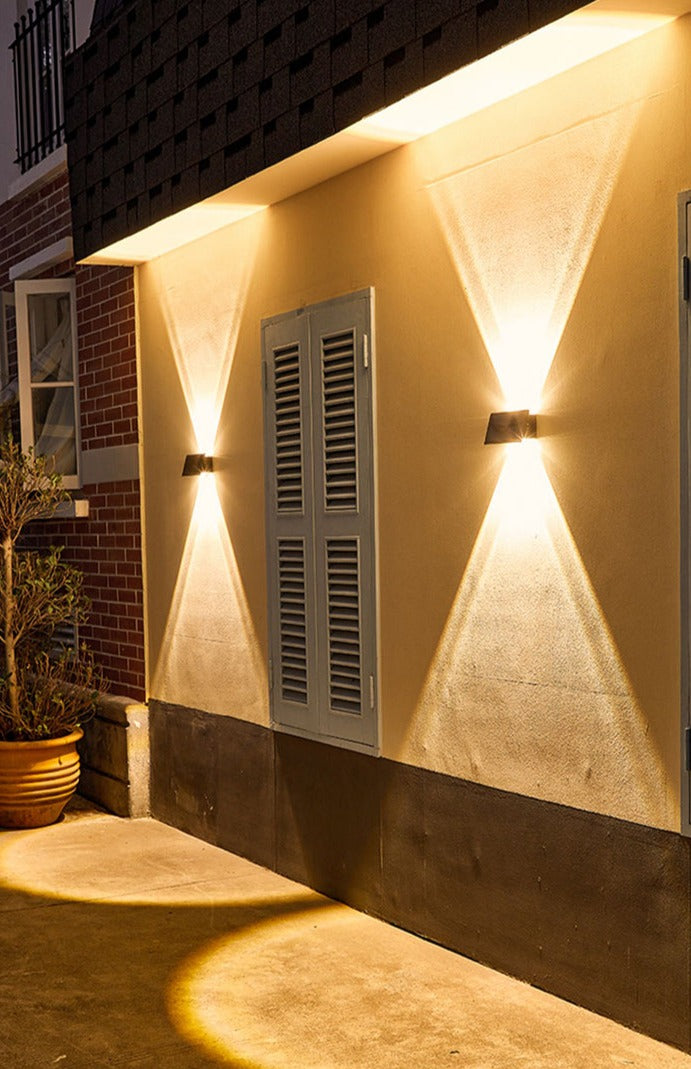 LunaLight – Sleek Solar Wall Lamp for Stylish Exteriors