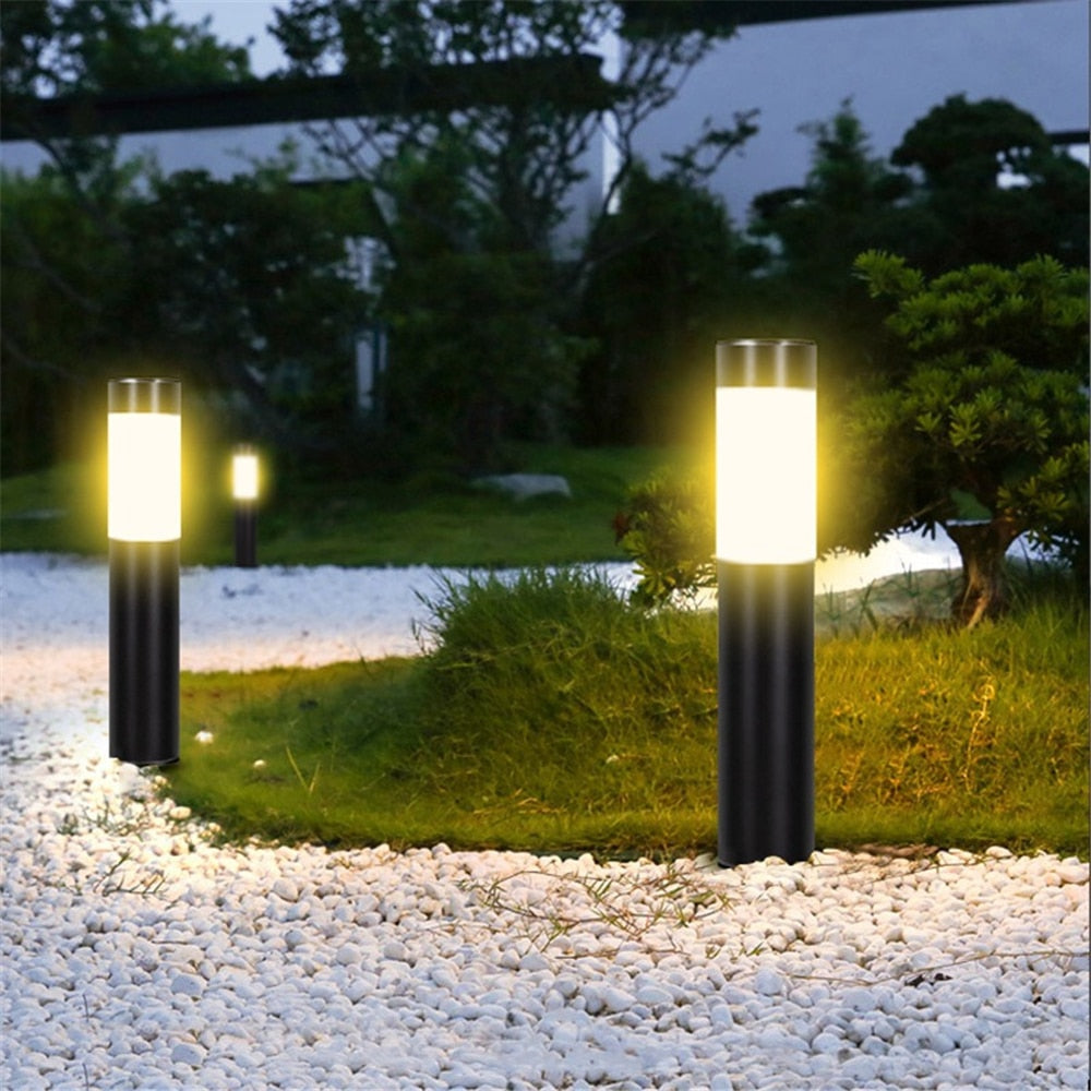 LunaGlow - Solar Walkway Lamp