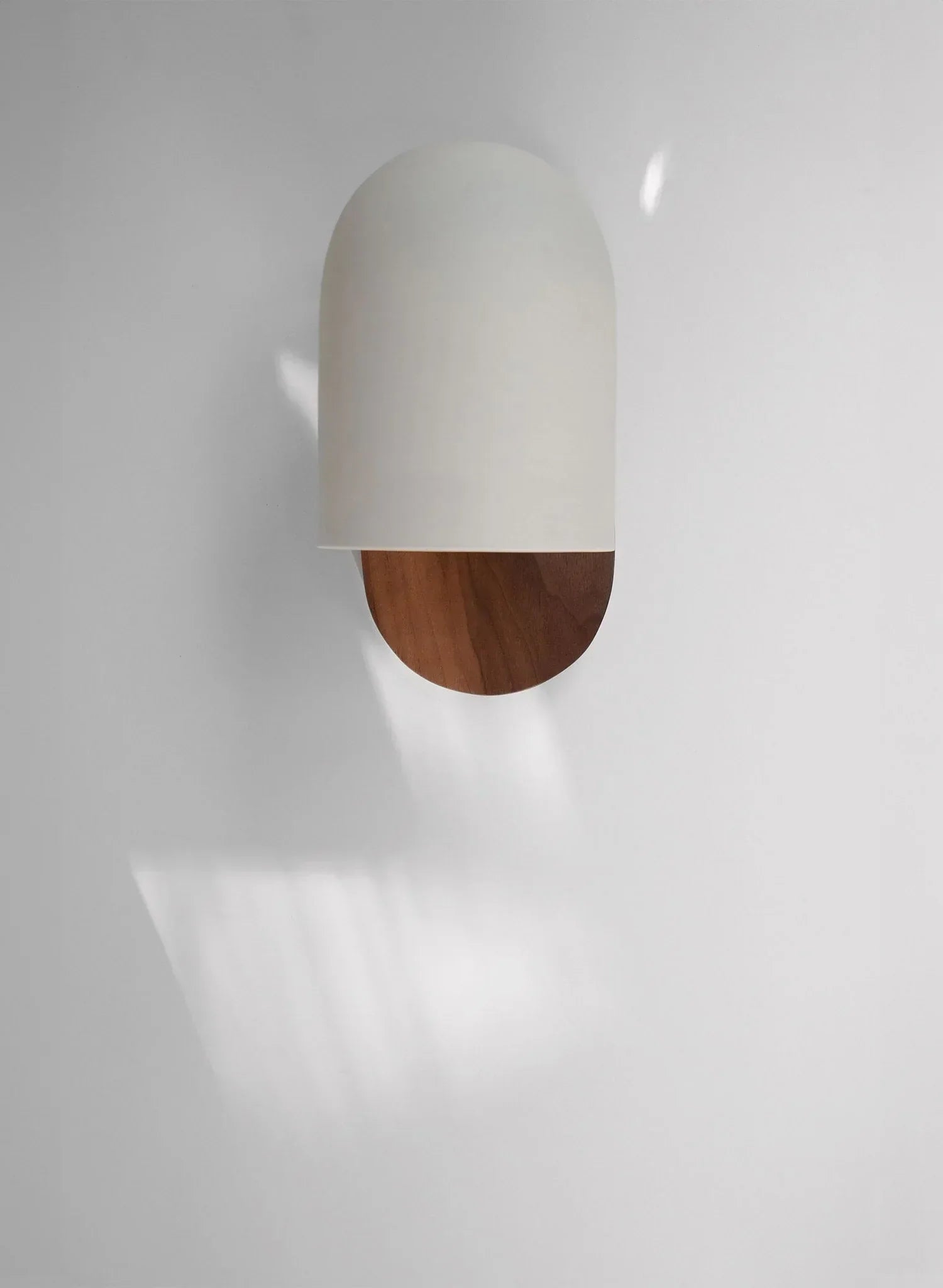 CedarGlow – Wabi-Sabi Walnut Wall Lamp for Natural Ambience