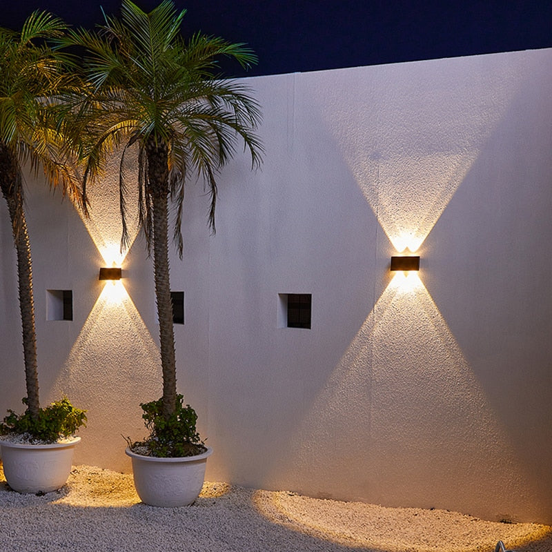 LunaLight – Sleek Solar Wall Lamp for Stylish Exteriors