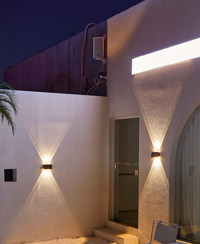 LunaLight – Sleek Solar Wall Lamp for Stylish Exteriors