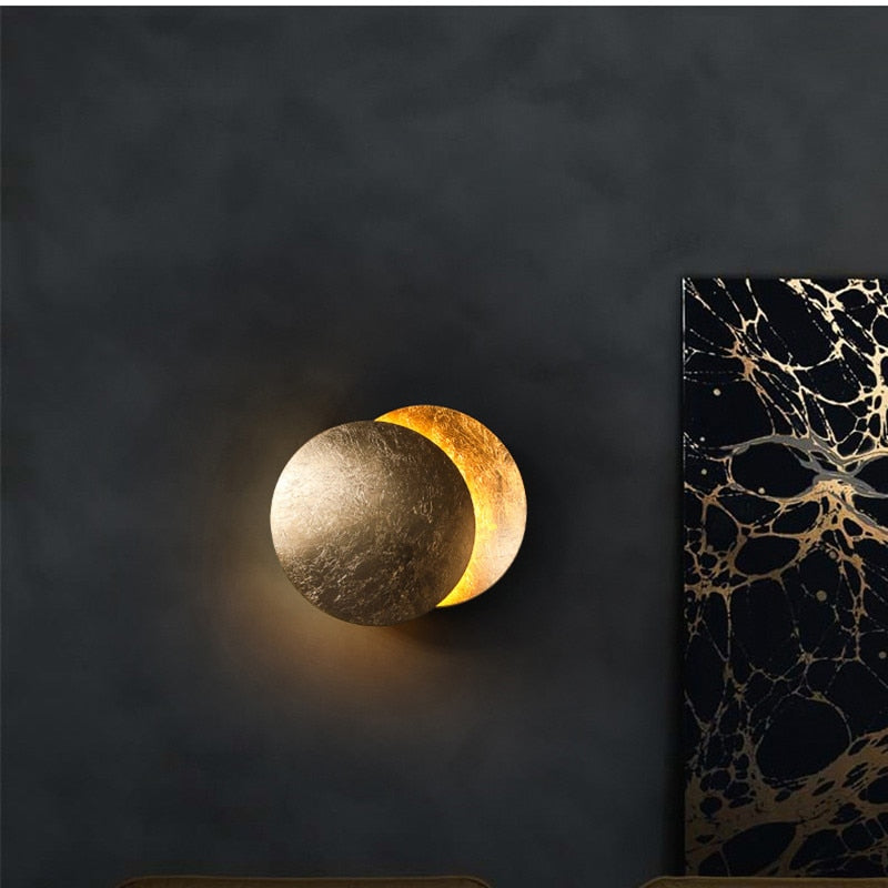 LunaGlow – Wall Lamp with Solar Eclipse Shape