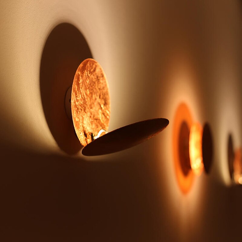 LunaGlow – Wall Lamp with Solar Eclipse Shape