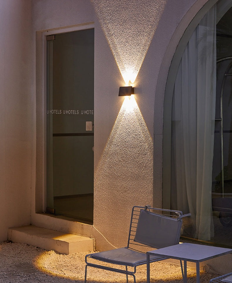 LunaLight – Sleek Solar Wall Lamp for Stylish Exteriors
