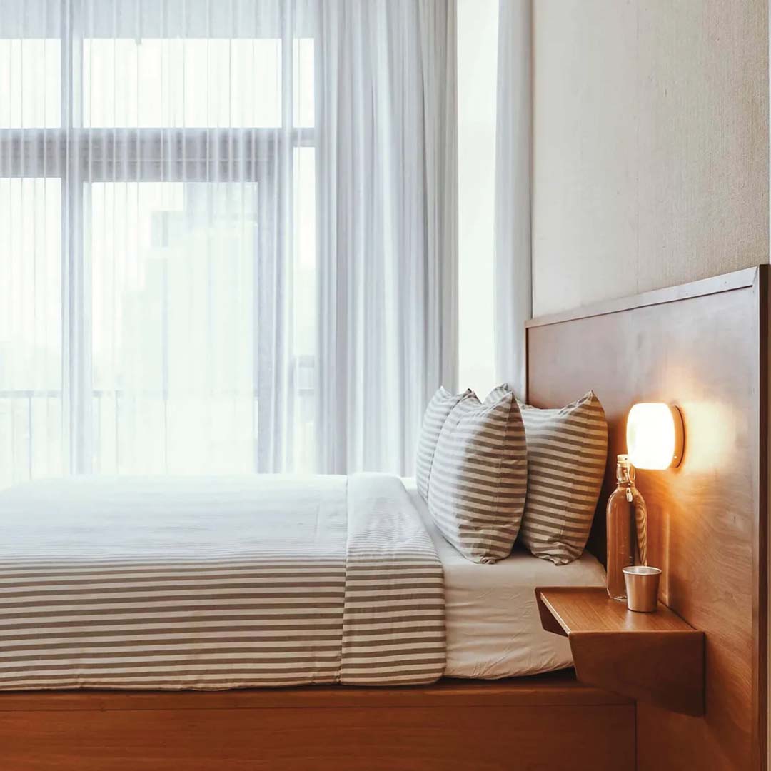 BellaLuxe – Elegant Dimpled Wall Light