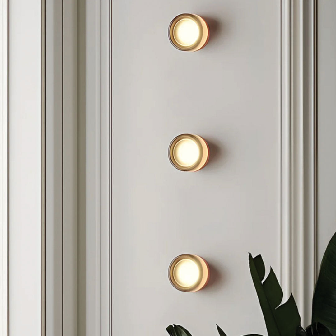BellaLuxe – Elegant Dimpled Wall Light