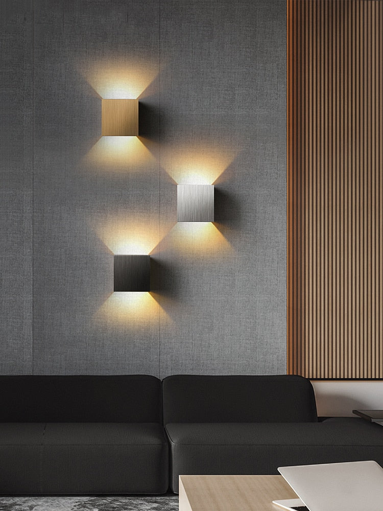 CharmingGlow – Minimalist Wall Lamp for Sophisticated Lighting