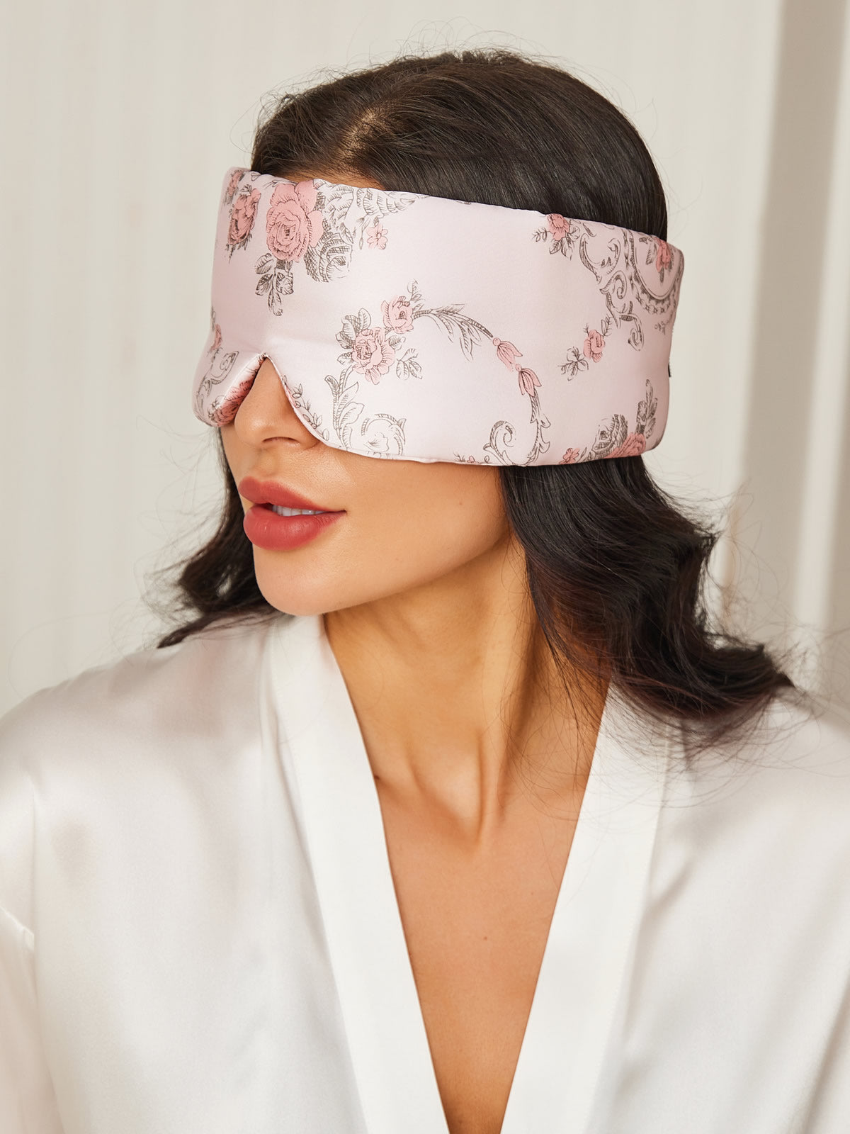 LilySilk - Elegant Silk Sleep Eye Mask with Floral Print
