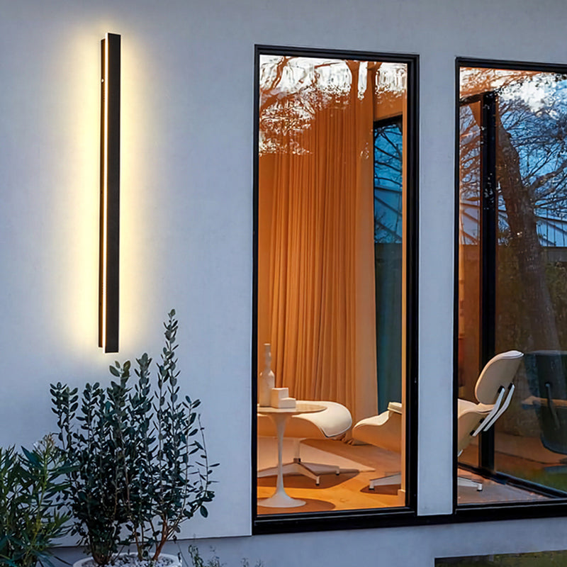 LunaBright – Contemporary LED Wall Light for Outdoors