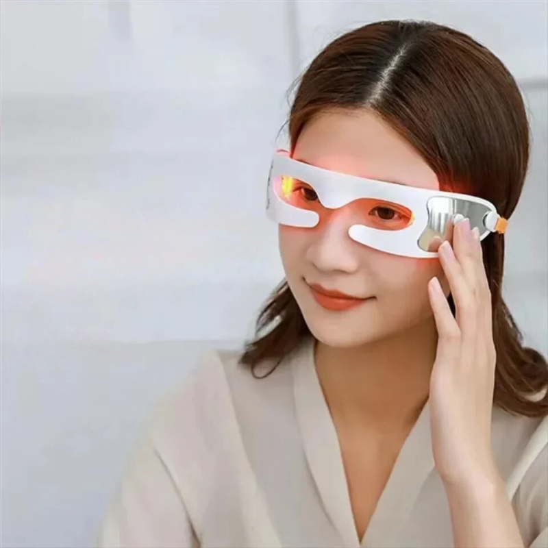 LunaGlow - Red Light Therapy Eye Care for Relaxation and Dark Circles