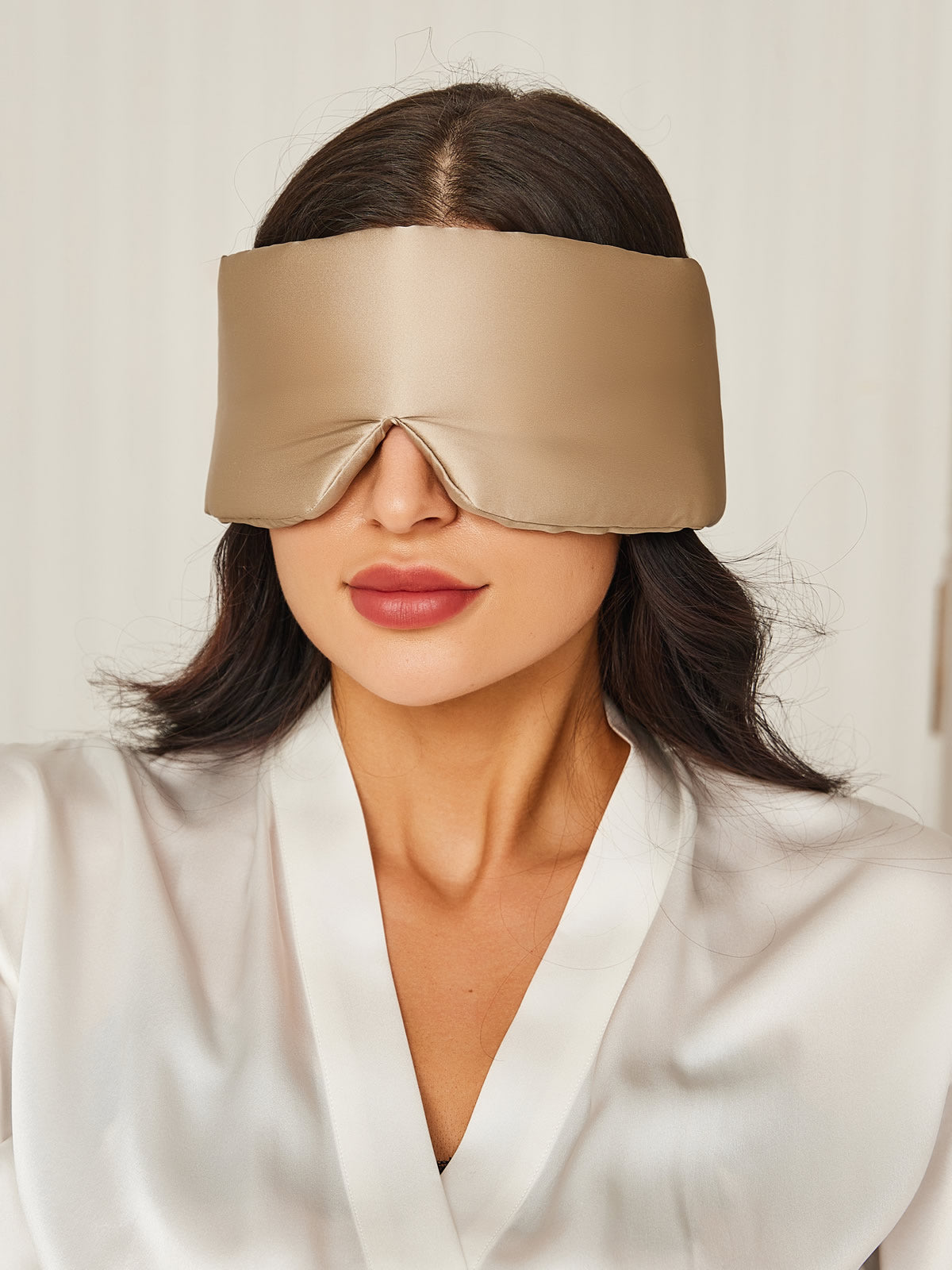 LilySilk - Elegant Silk Sleep Eye Mask with Floral Print