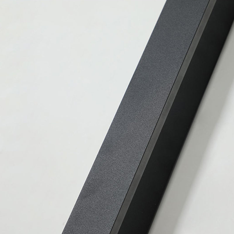 LunaBright – Contemporary LED Wall Light for Outdoors