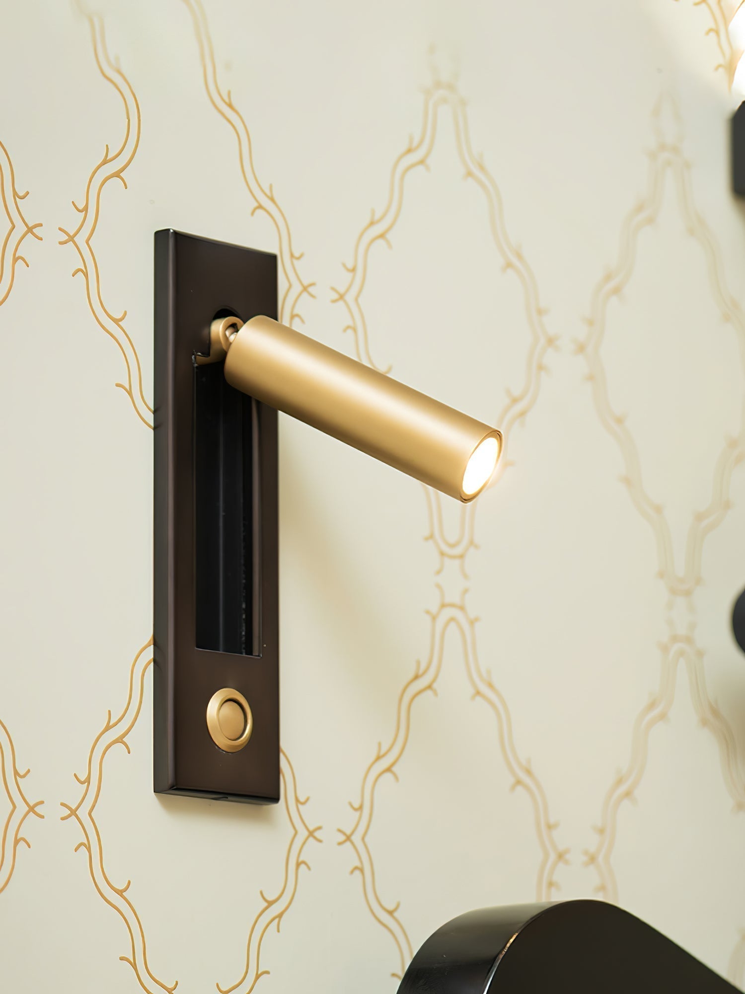 LunaNest – Inbuilt Wall Lamp for Sleep
