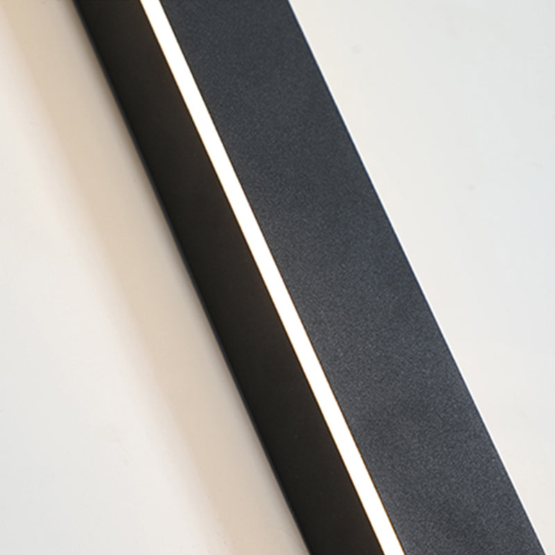 LunaBright – Contemporary LED Wall Light for Outdoors
