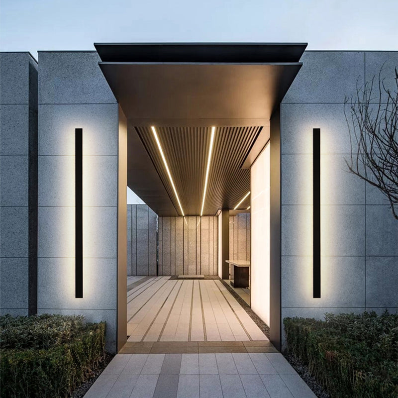 LunaBright – Contemporary LED Wall Light for Outdoors